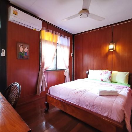 בנגקוק Tavee Guesthouse מראה חיצוני תמונה