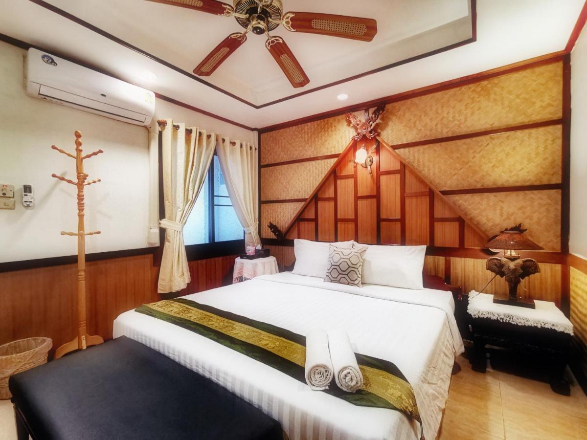 בנגקוק Tavee Guesthouse מראה חיצוני תמונה