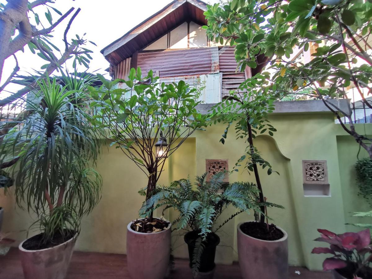 בנגקוק Tavee Guesthouse מראה חיצוני תמונה