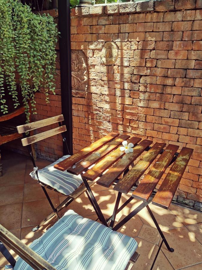 בנגקוק Tavee Guesthouse מראה חיצוני תמונה