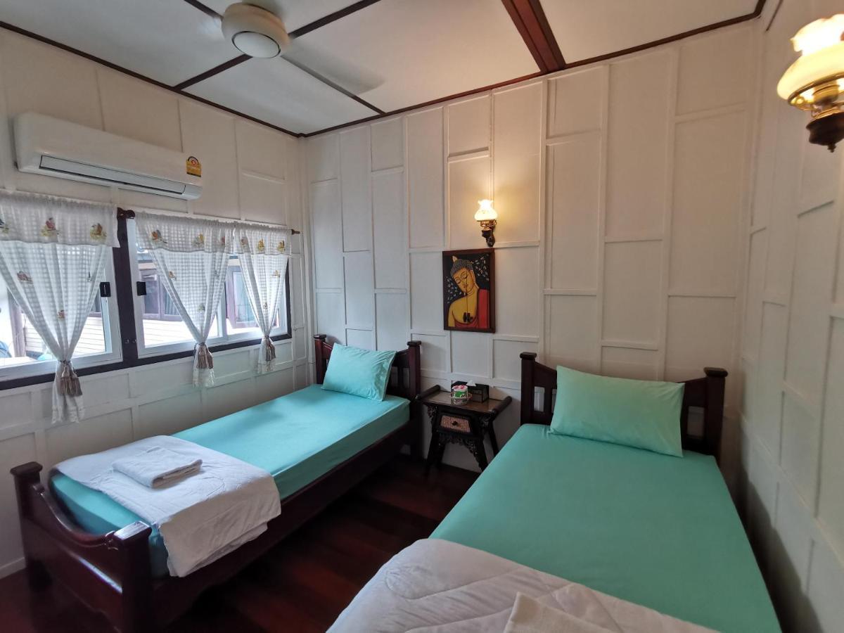 בנגקוק Tavee Guesthouse מראה חיצוני תמונה