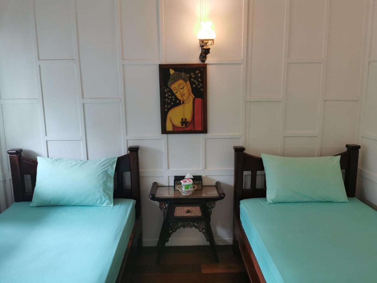 בנגקוק Tavee Guesthouse מראה חיצוני תמונה