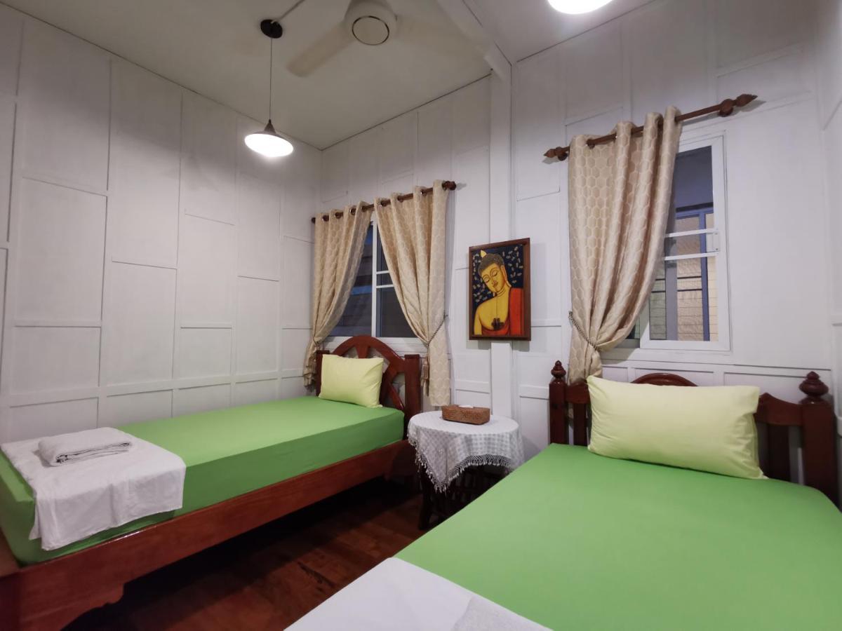 בנגקוק Tavee Guesthouse מראה חיצוני תמונה